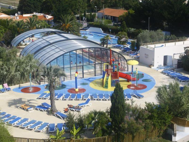 ホテルCamping Officiel Siblu Mer Et Soleil サン・ジョルジュ・ドレロン エクステリア 写真